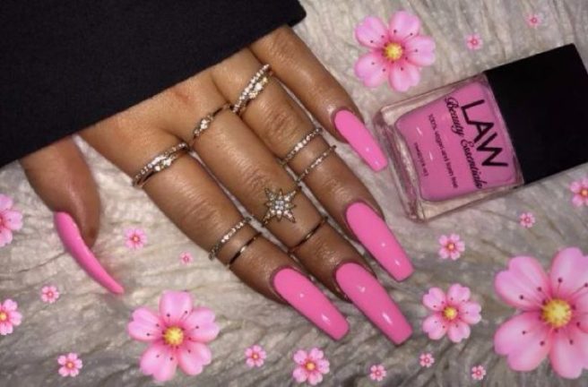 Mani MADNESS: 8 pink manicures that we absolutely need to try