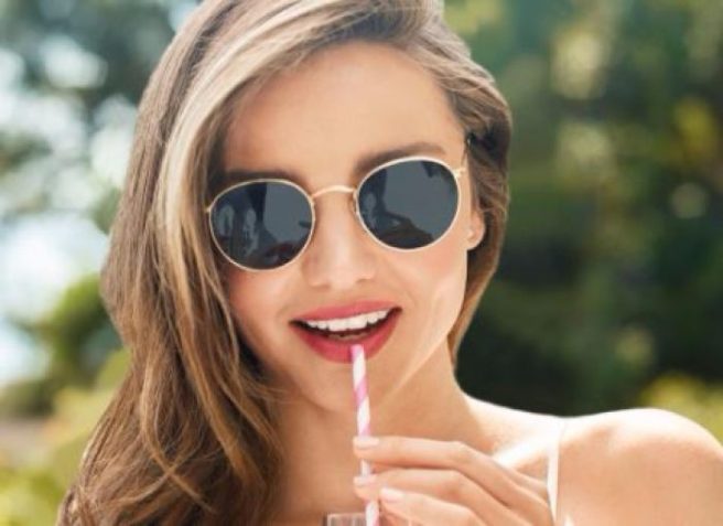 So, the internet is obsessed with Miranda Kerr’s wedding dress