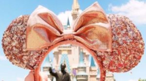 Rose gold Minnie Mouse ears have just landed, and we NEED them