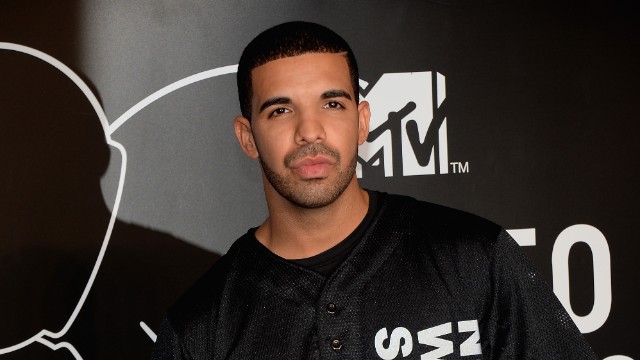 'I'll f--- you up': Drake targets fan at Aussie show